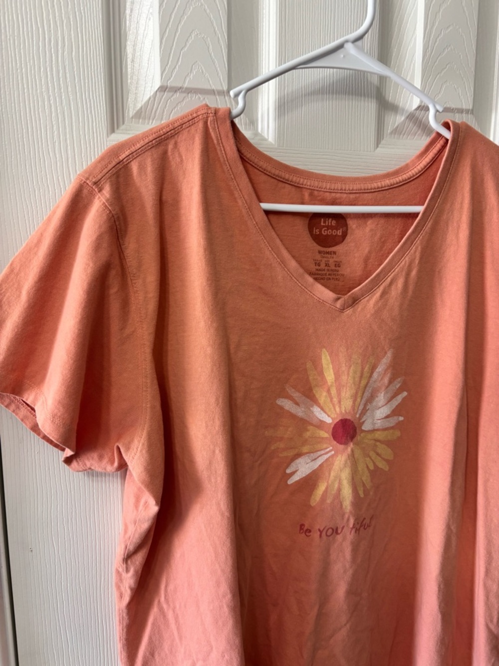 Life is Good Coral Daisy V-Neck Crusher Tee Be YOU tiful Women’s Size XL - Picture 2 of 6